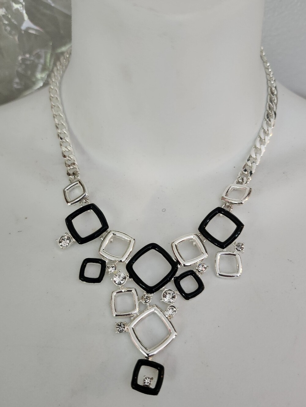Vtg Avon "Charming Cheetah" Silver Tone Geometric Design Statement Necklace